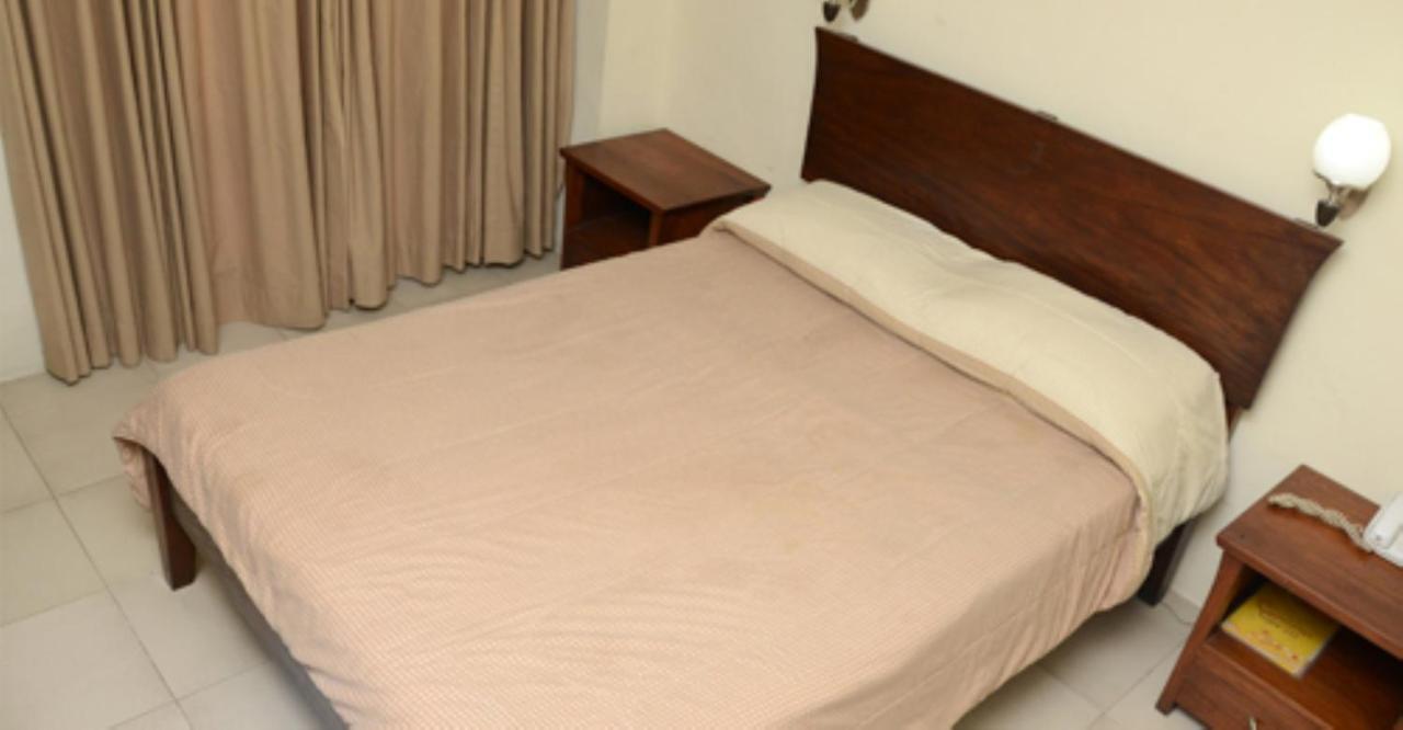 Isabel Suites Laoag Zimmer foto